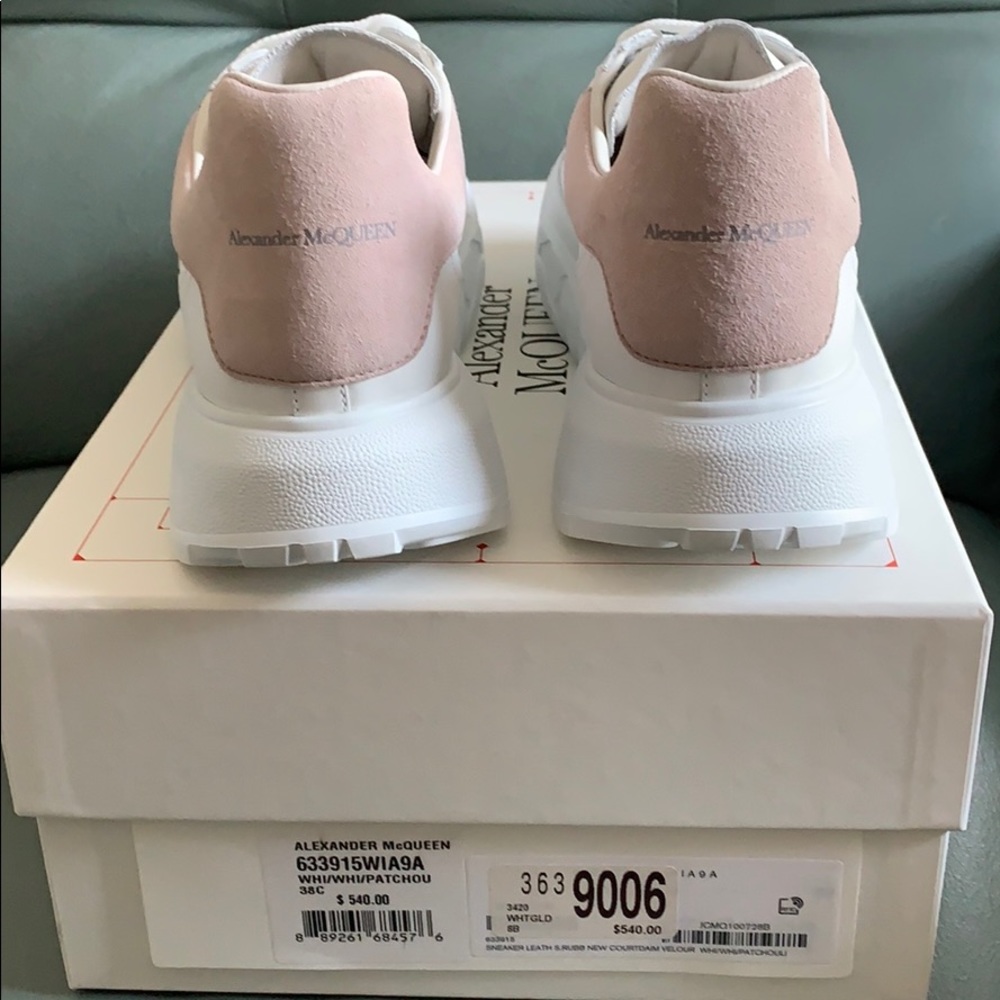 Alexander McQueen  Oversized Sneakers - Picture 9 of 10